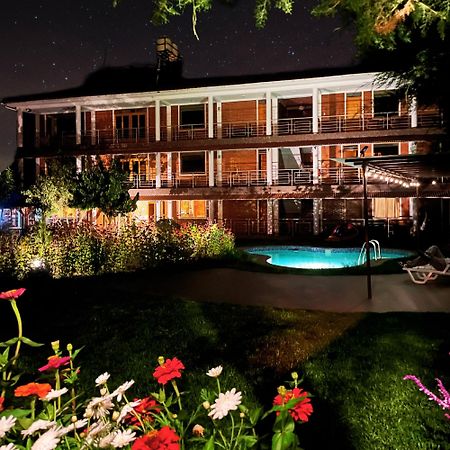 Runaway Eco Hotel Каруас Экстерьер фото
