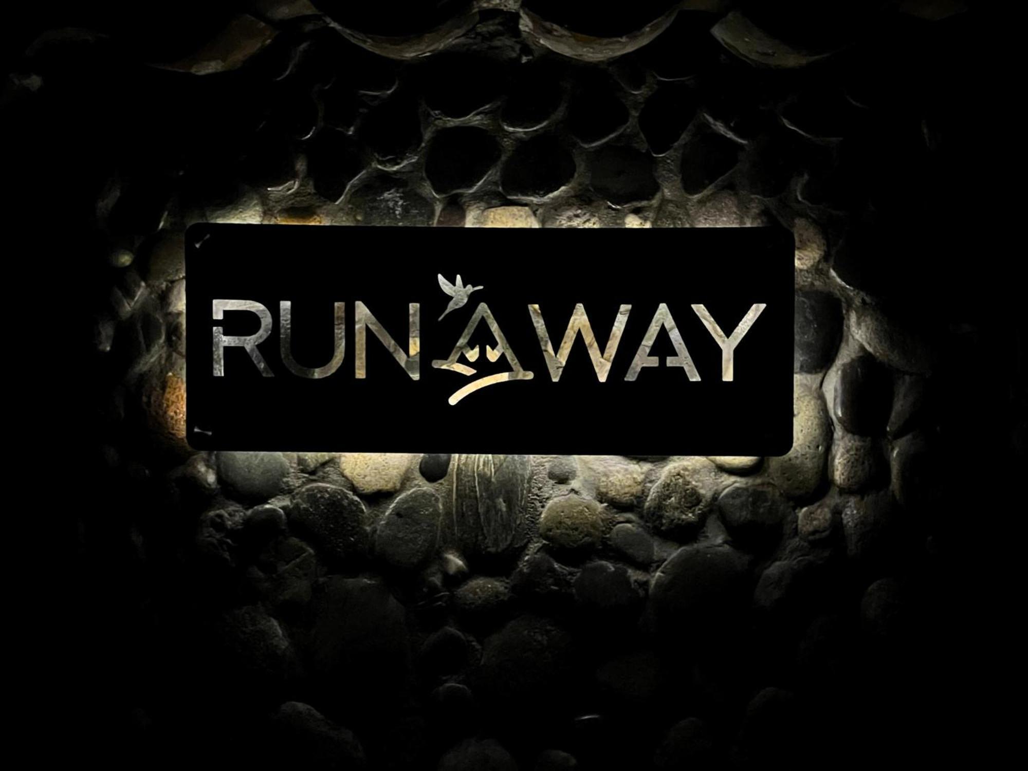 Runaway Eco Hotel Каруас Экстерьер фото